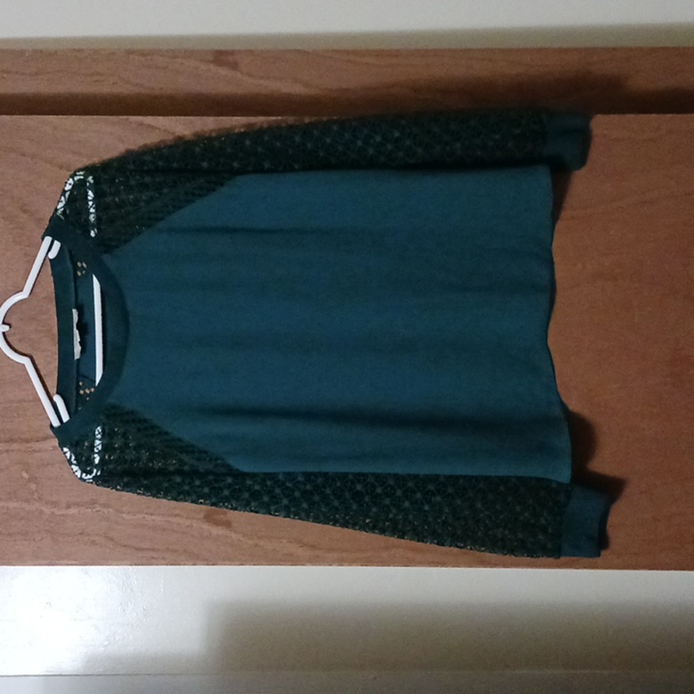 Loft lace sleeve top